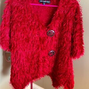 SWEET KITCHY TWO BUTTON WAIST LENGTH TOP -  SIZE M.- 3/4 SLEEVES W/BUTTONS